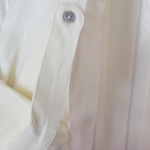 LINE & DOT 100% Silk Button Down Blo… - Picture 3 of 6